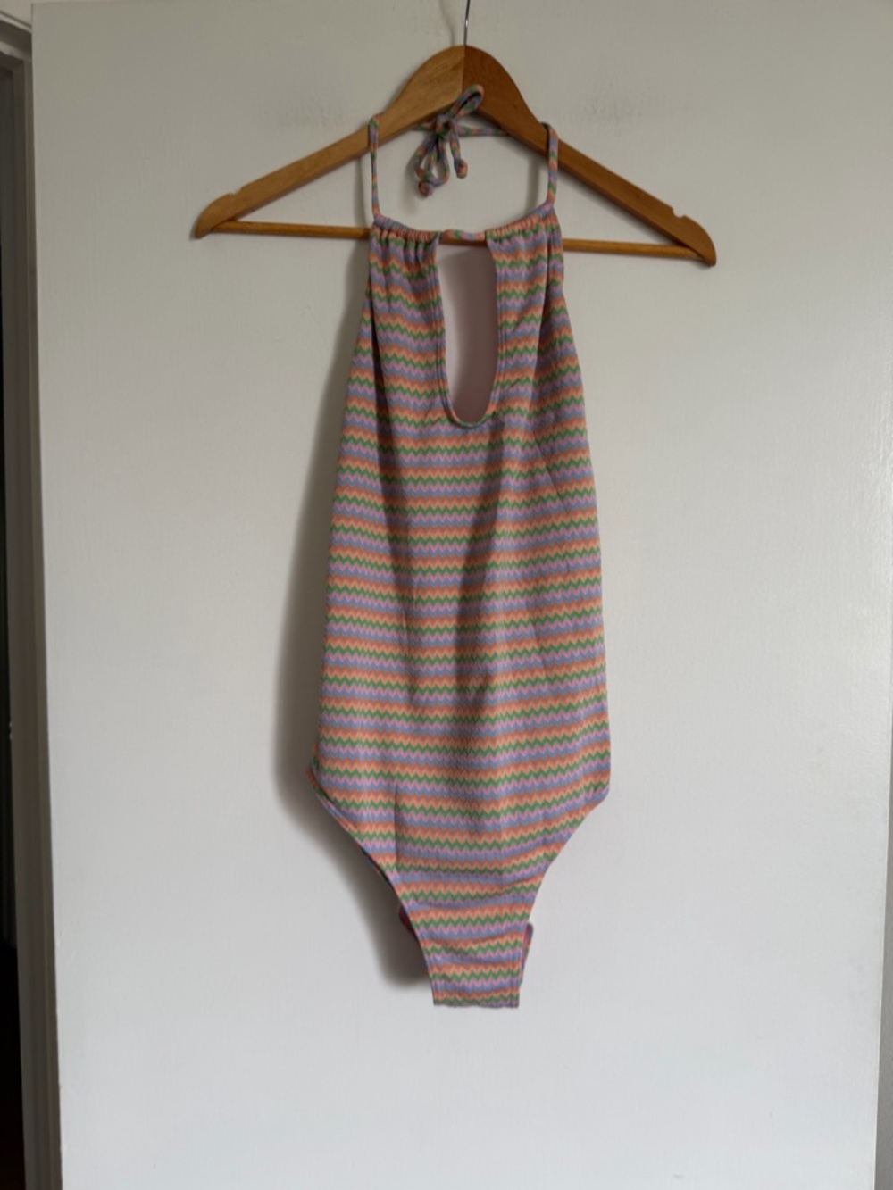 Roxy Juniors Pink Wavy Stripe Keyhole One Piece Swimsuit size Large EUC - Picture 6 of 13